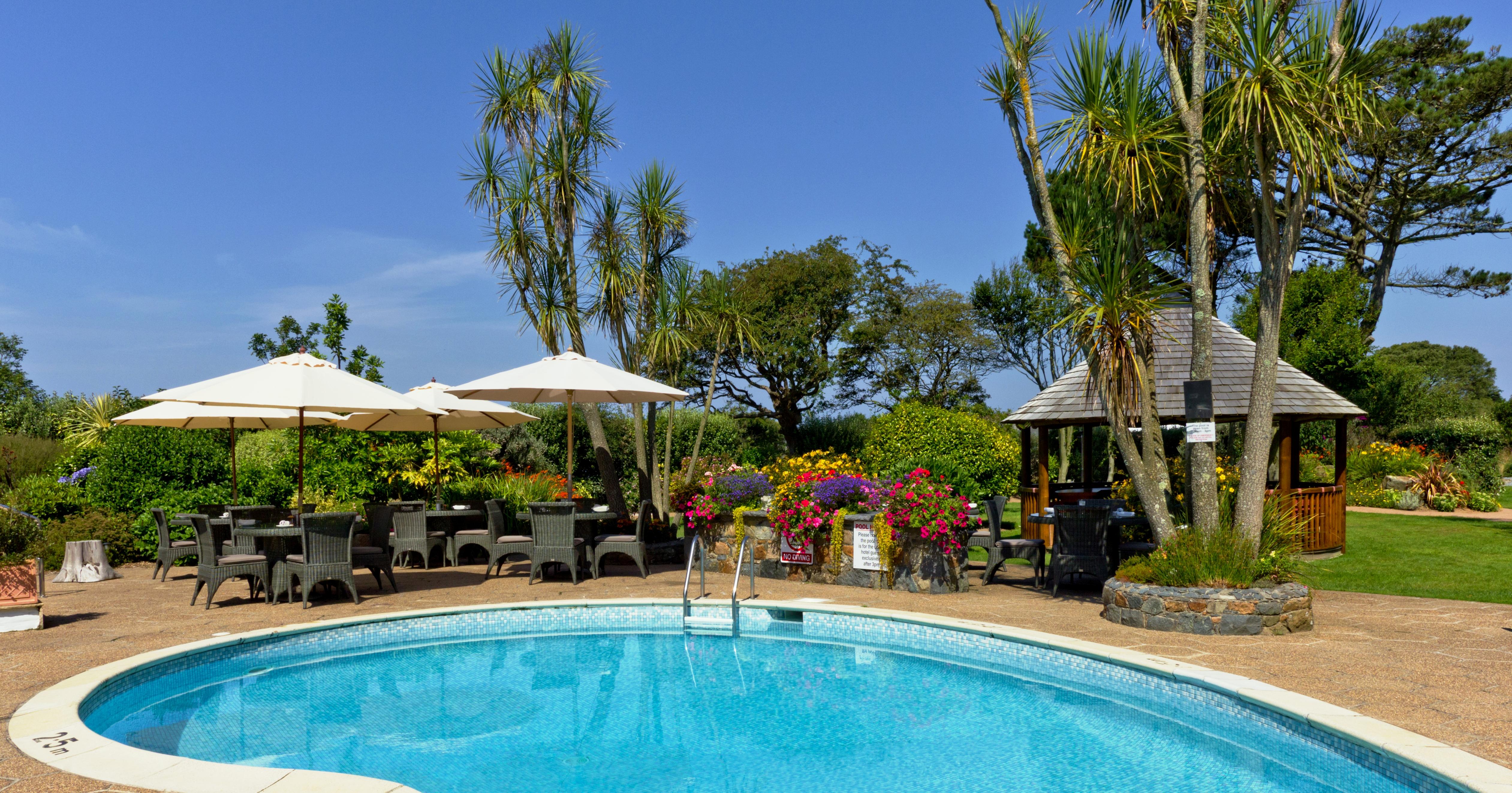 The Farmhouse Hotel And Restaurant Saint Saviour Instalações foto