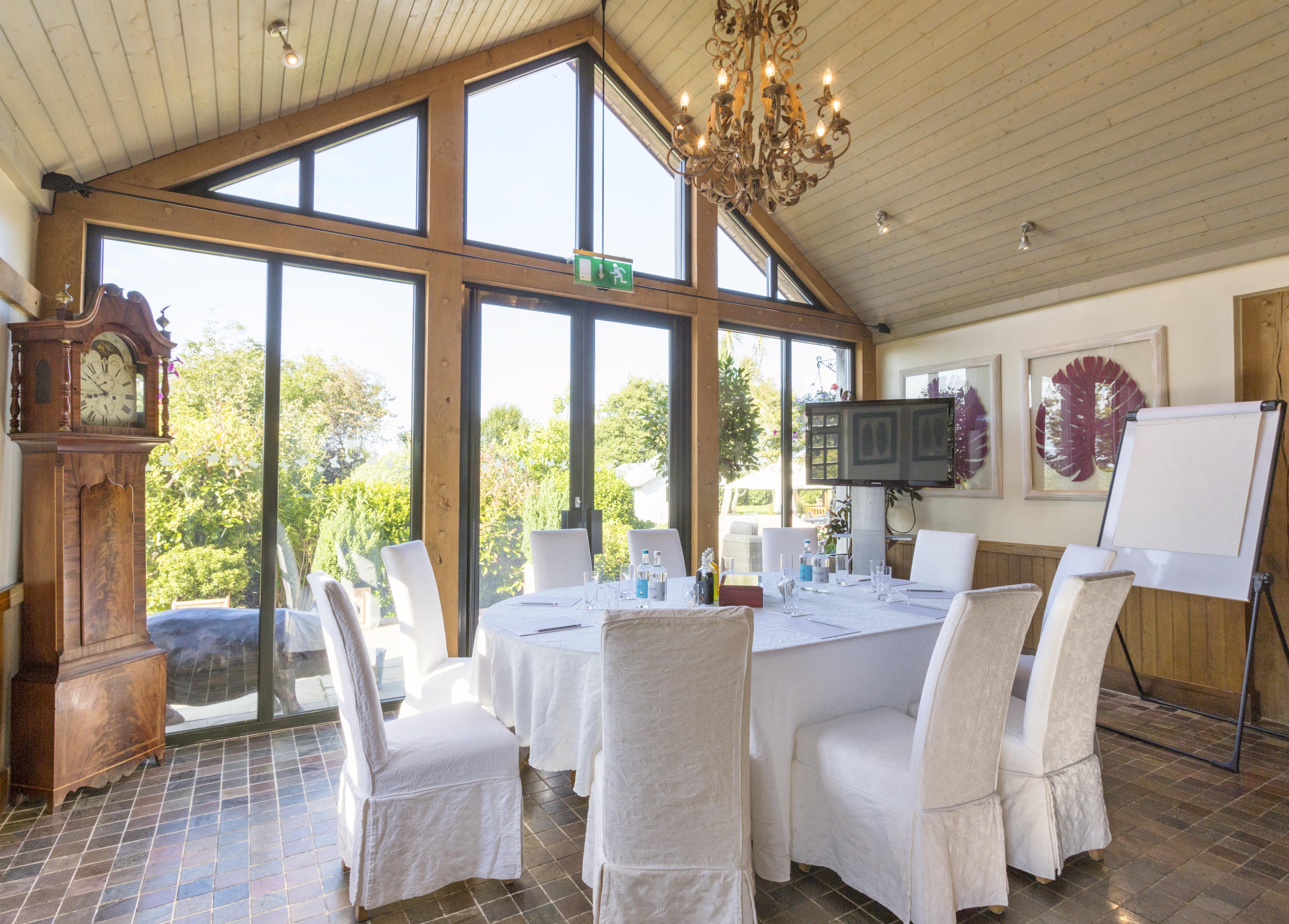 The Farmhouse Hotel And Restaurant Saint Saviour Exterior foto
