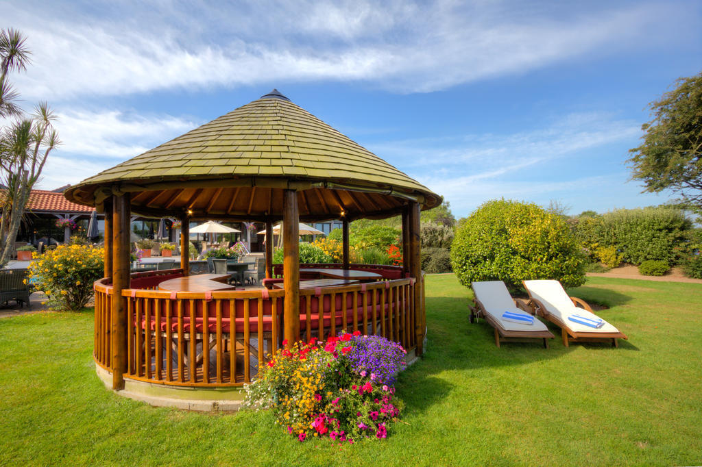 The Farmhouse Hotel And Restaurant Saint Saviour Instalações foto