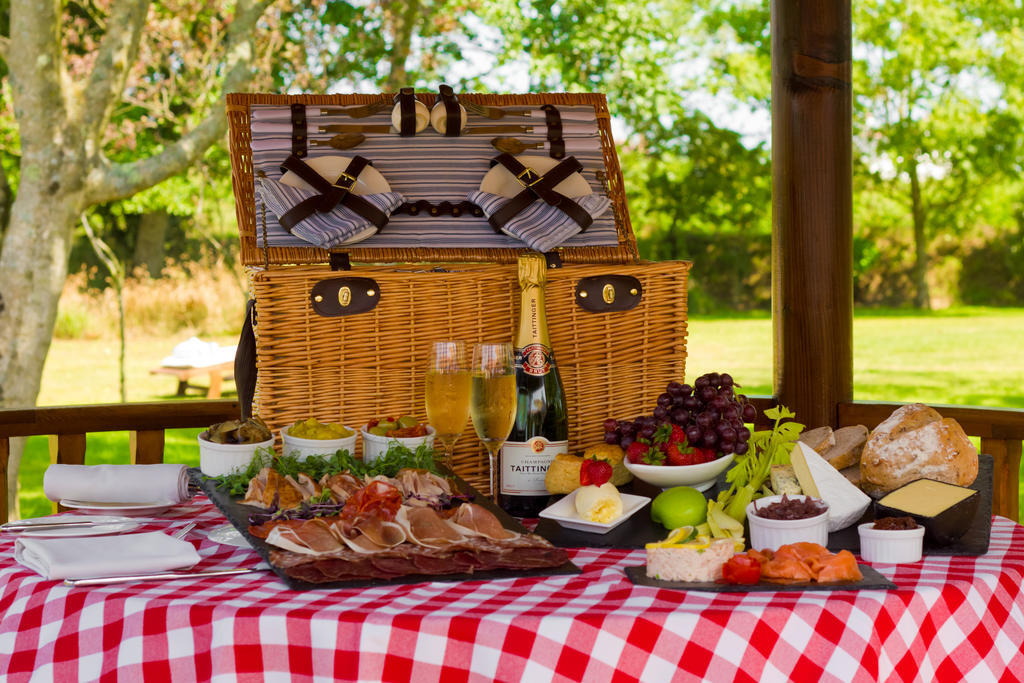 The Farmhouse Hotel And Restaurant Saint Saviour Instalações foto