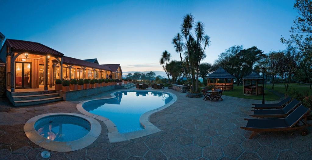 The Farmhouse Hotel And Restaurant Saint Saviour Instalações foto
