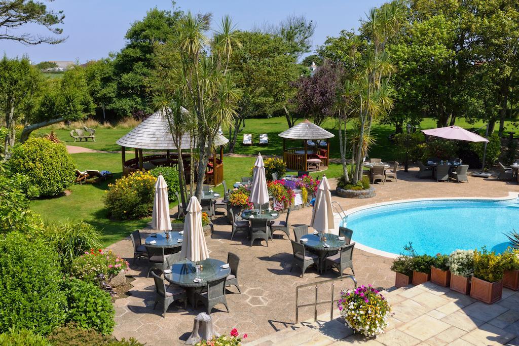 The Farmhouse Hotel And Restaurant Saint Saviour Instalações foto